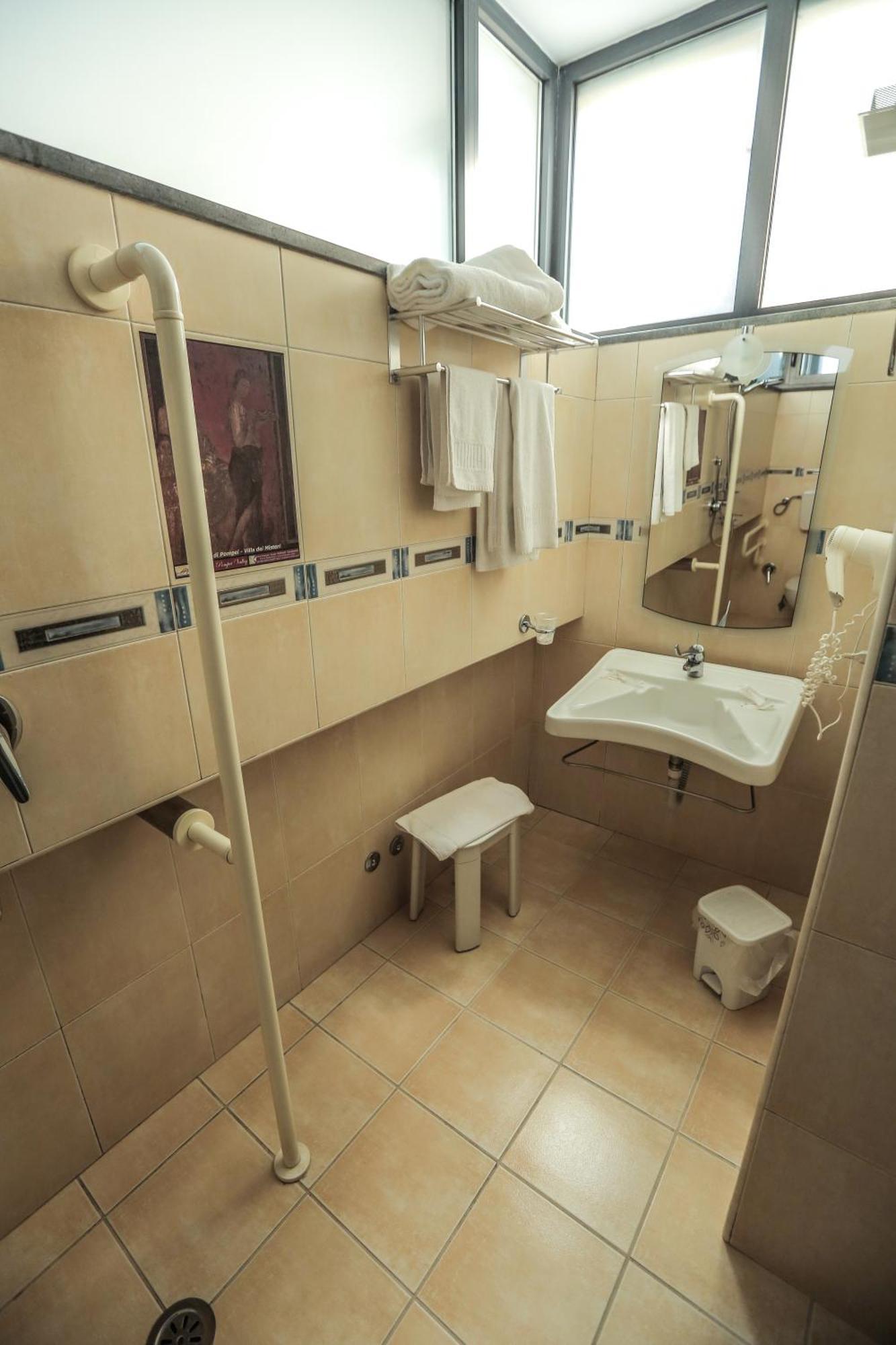 Valley Hotel 3*