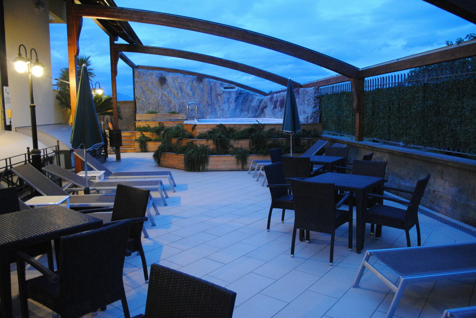 Valley Hotel